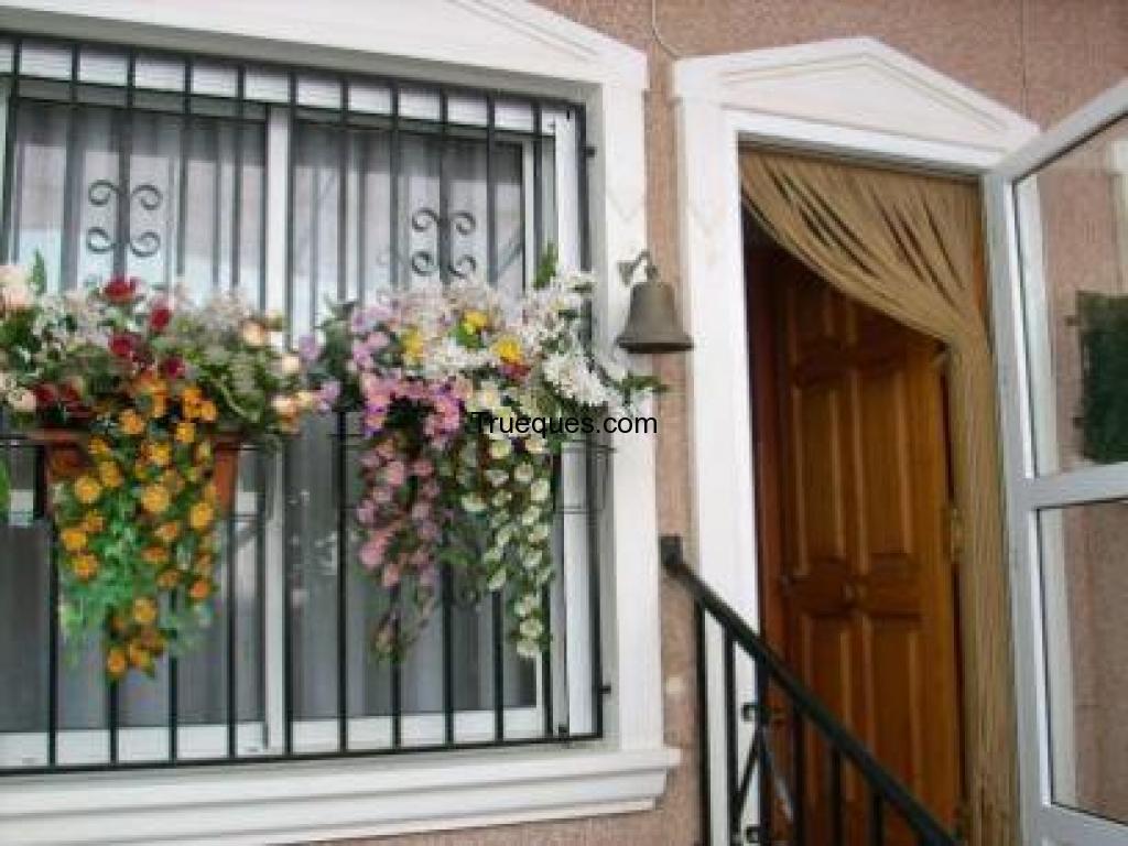 Excelente propiedad por chalet independiente