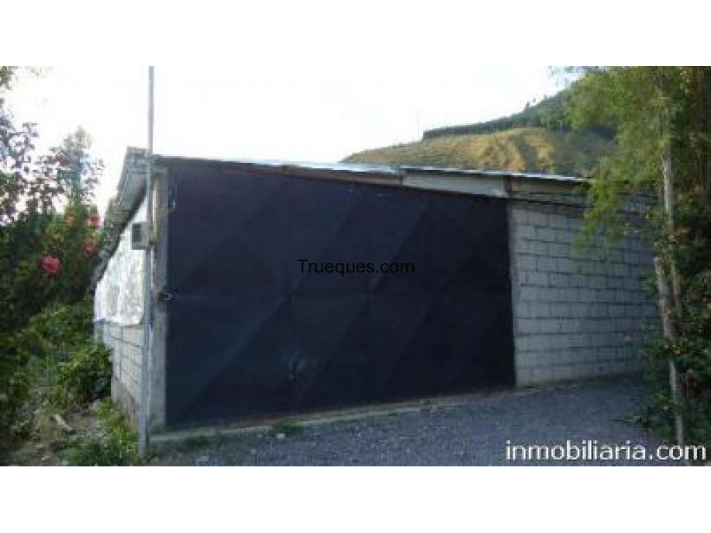 Galpon de hormigon techo de estructura y zinc