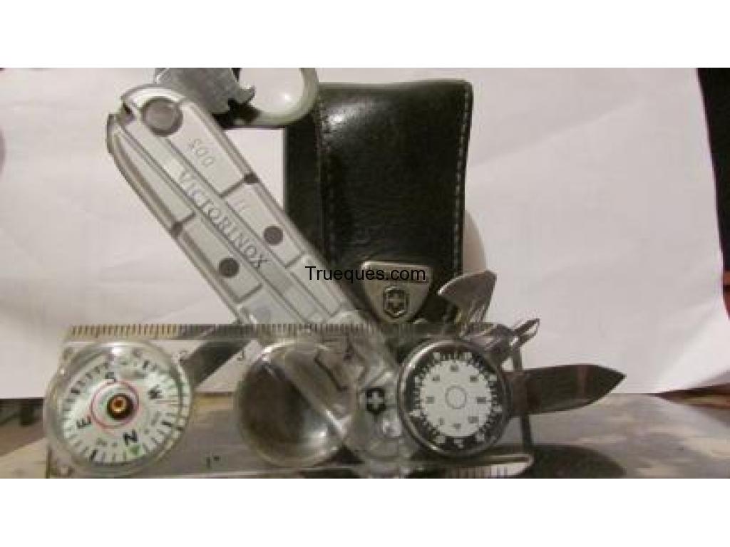 Navaja victorinox con estuche y complementos