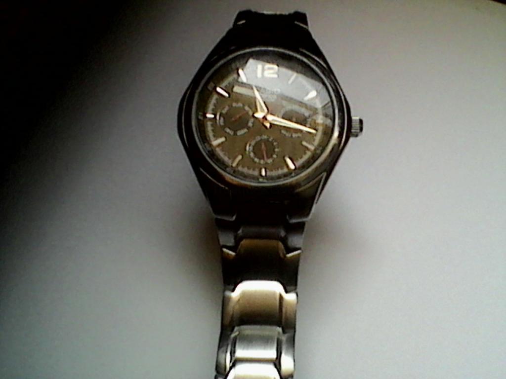 Reloj casio seminuevo