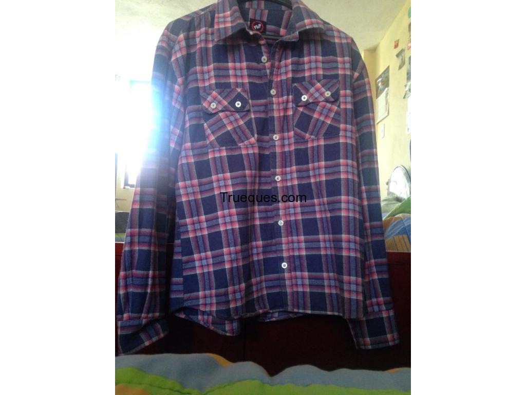 Una chompa converse nueva y unas camisas son talla l