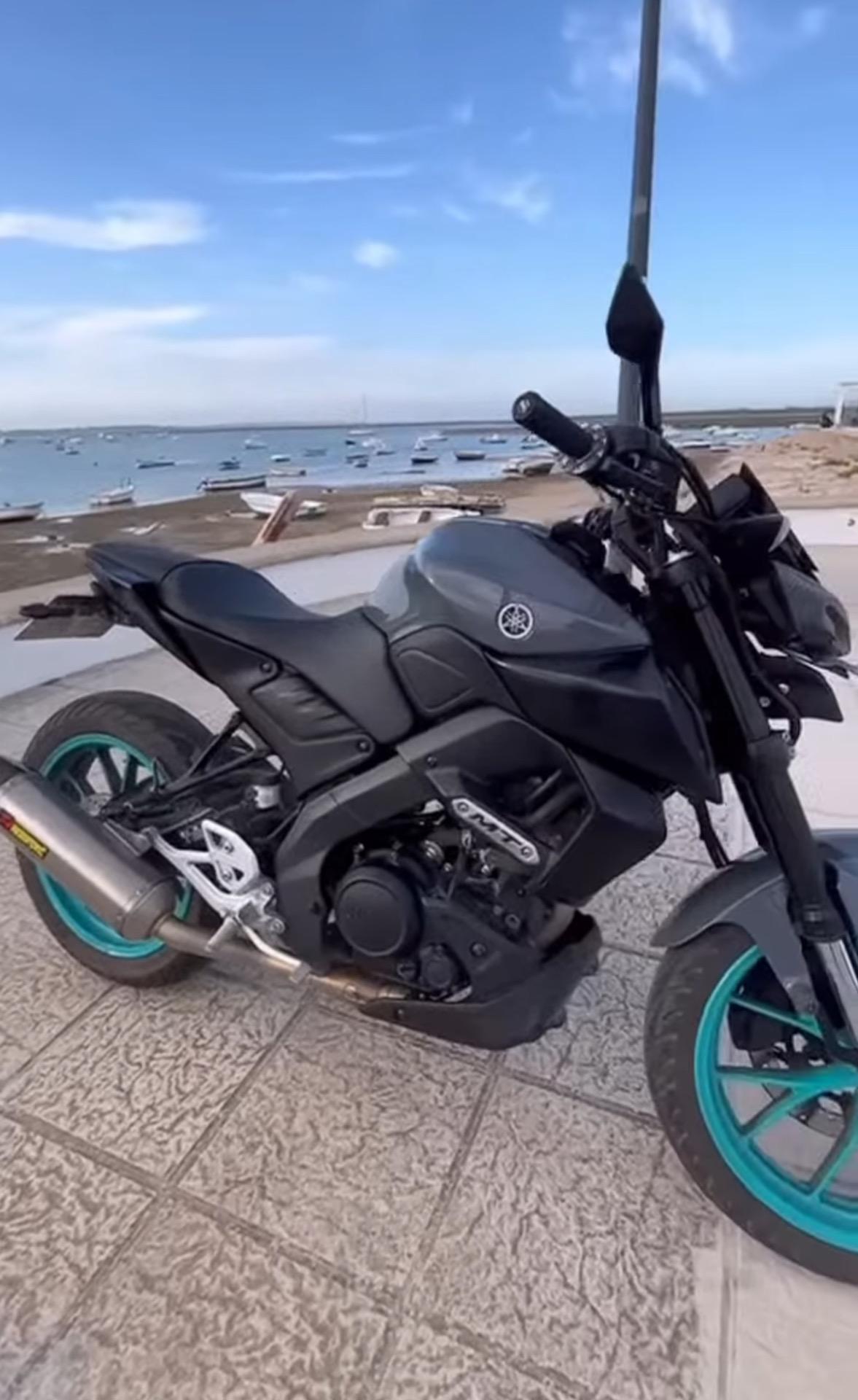 Cambio mt 125 2022 por coche