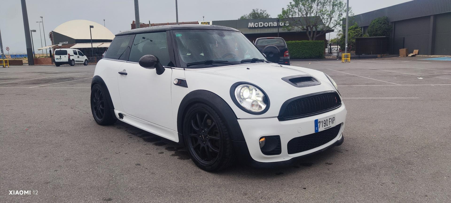 Cambio por coche más grande y que se gasolina,lo tengo valorado en 8500 motor todo reconstruido.