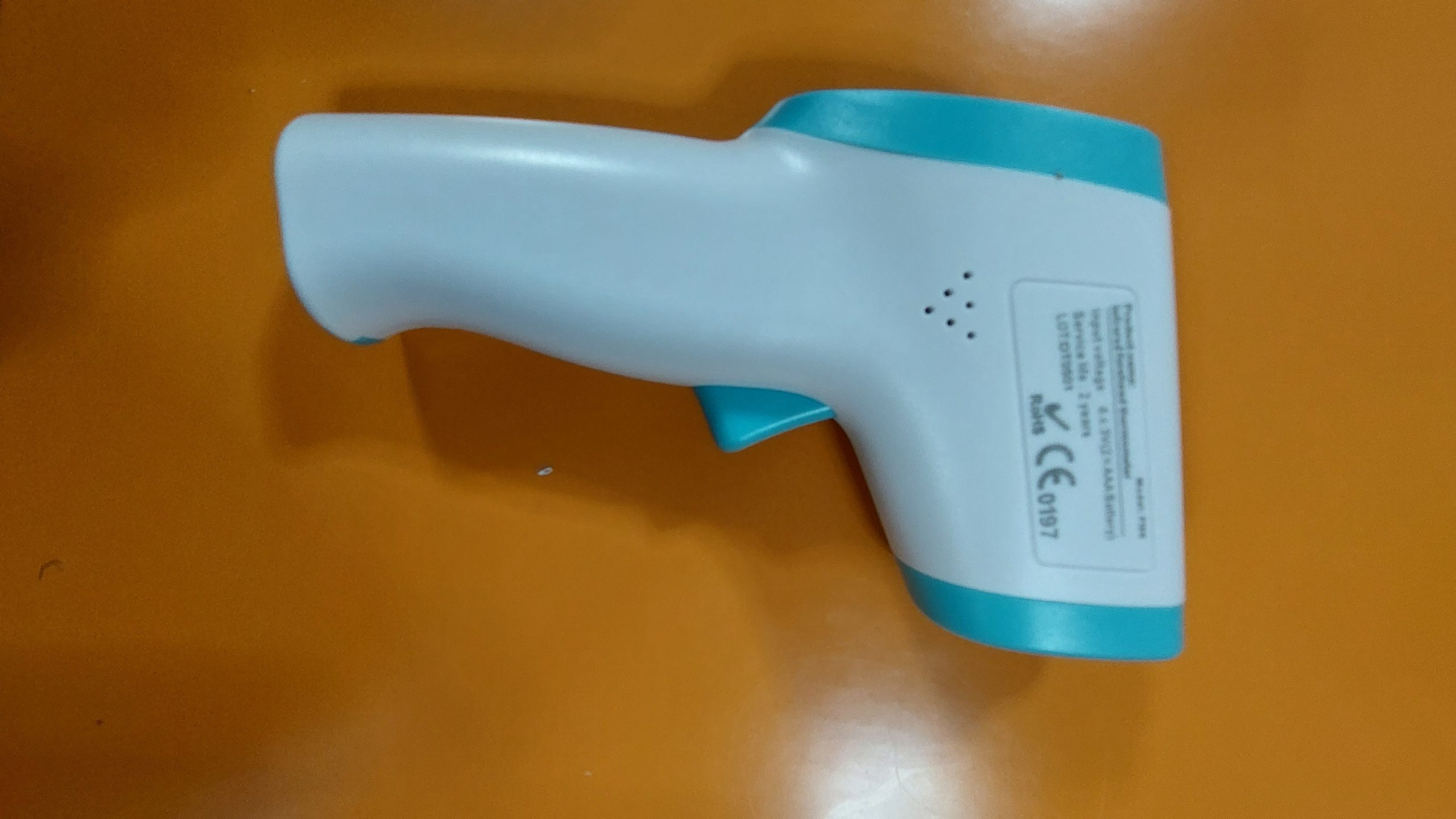 Termometro infrarrojo uso en personas