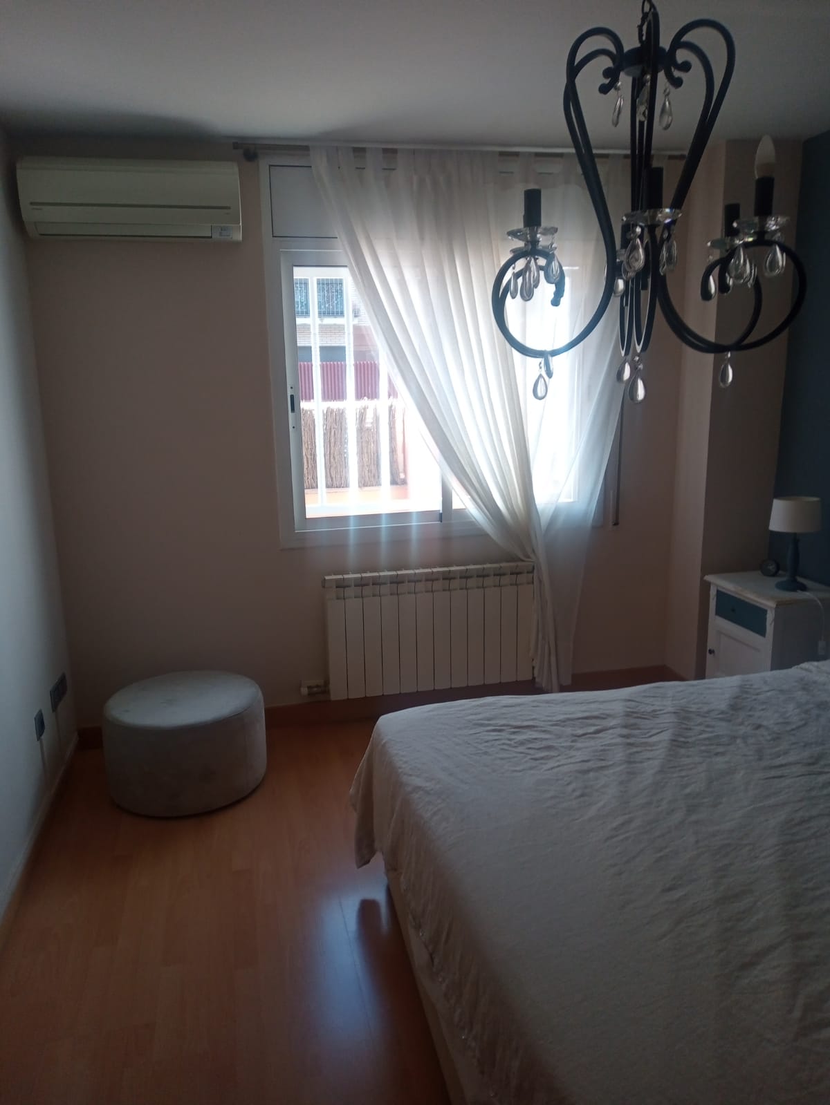 Bajos terrassa 329 mts (zona olimpica) 4 habitaciones 2 baños 2 parking piscina climitazada gimnasio sauna jakuzi barbacoa jardin .