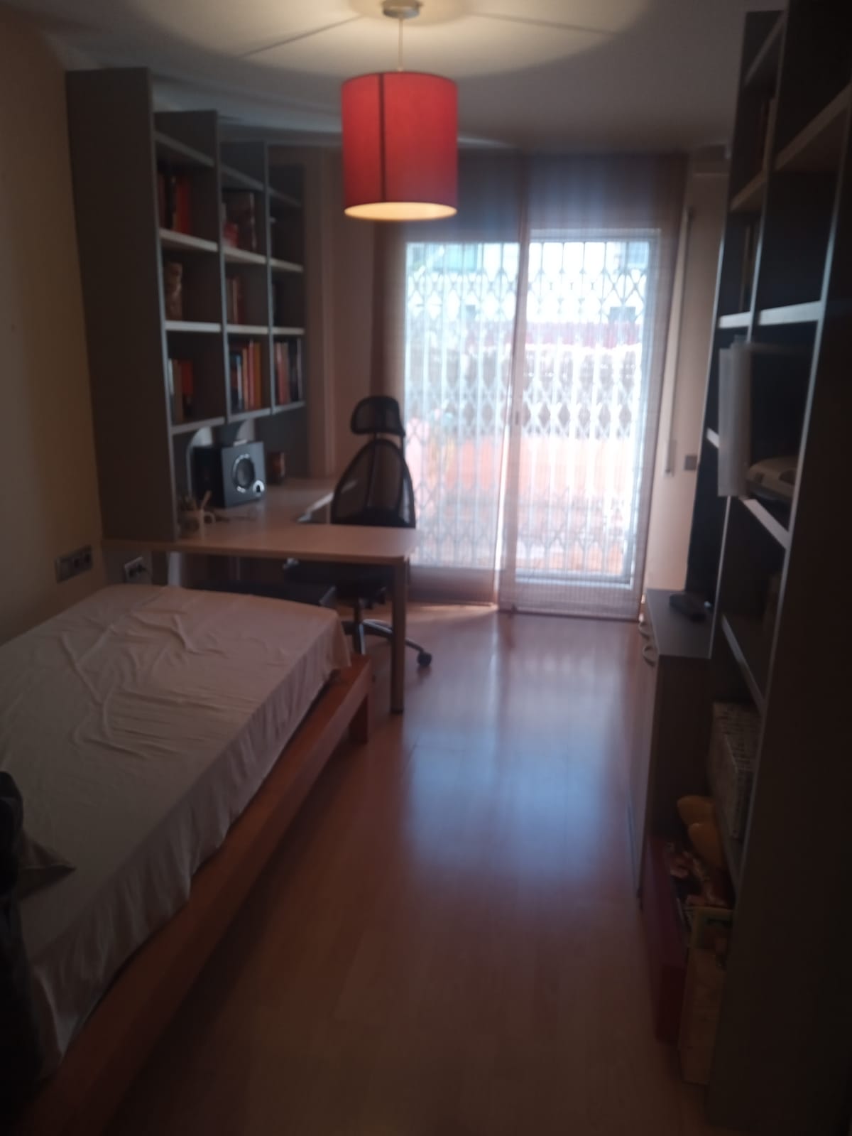 Bajos terrassa 329 mts (zona olimpica) 4 habitaciones 2 baños 2 parking piscina climitazada gimnasio sauna jakuzi barbacoa jardin .