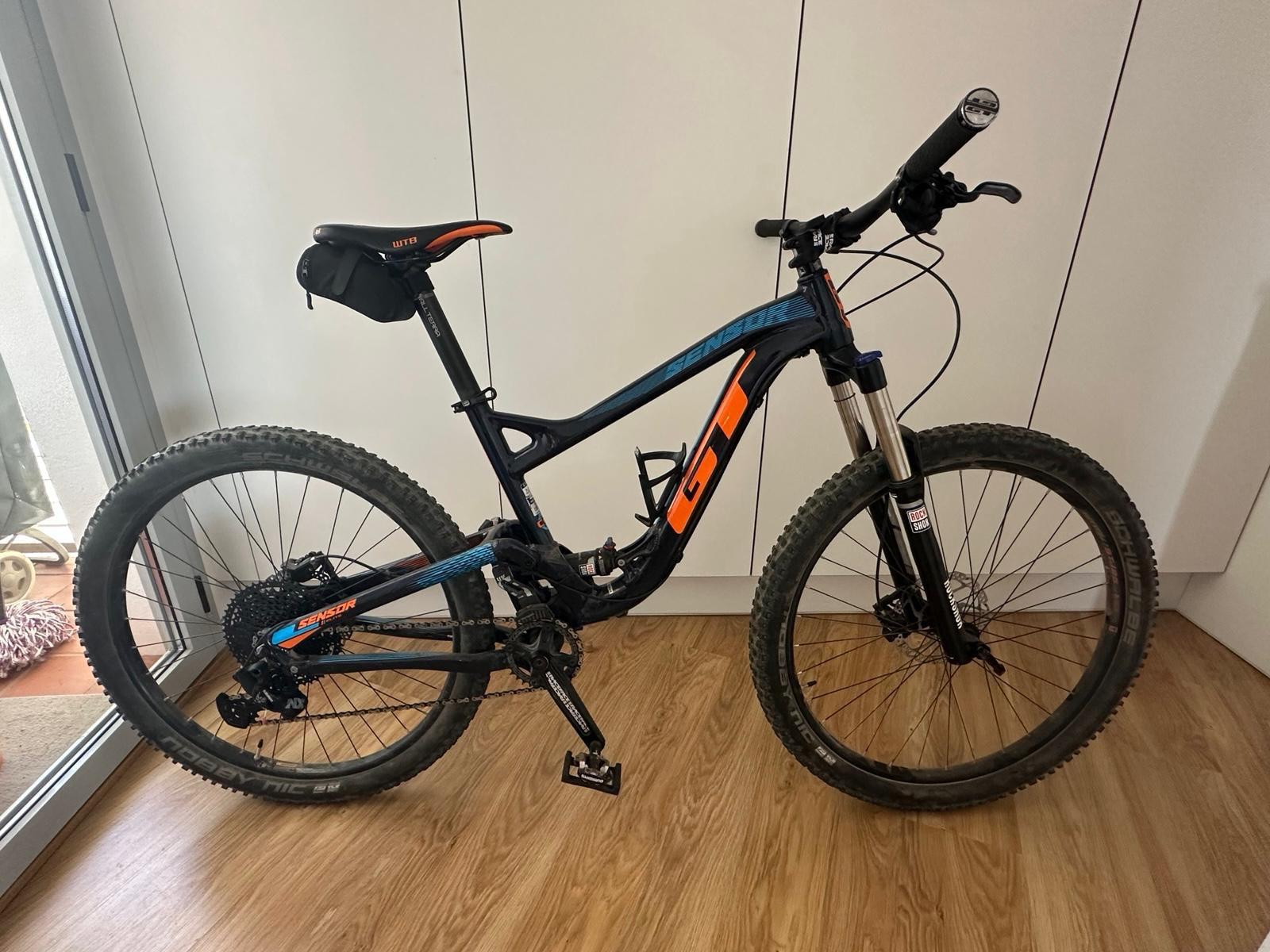 Bicicleta de doble suspensión gt sensor
